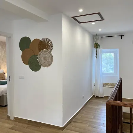 Peaceful Mountain Getaway - A Heranca 빌라 드 헤이