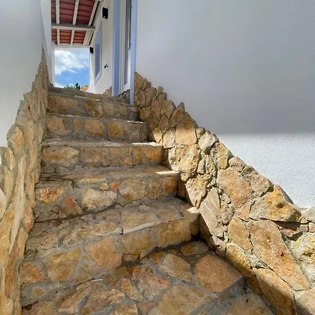 Peaceful Mountain Getaway - A Heranca 빌라 드 헤이